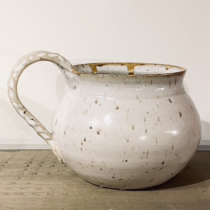 Speckled Moon Mug – functional ceramic by Catharina Goldnau, Toronto