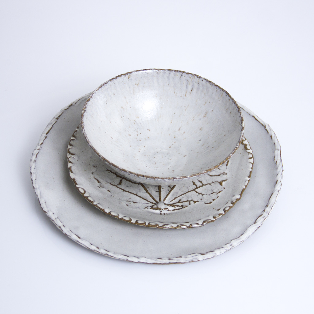 Maple Place Setting – functional ceramic by Catharina Goldnau, Toronto