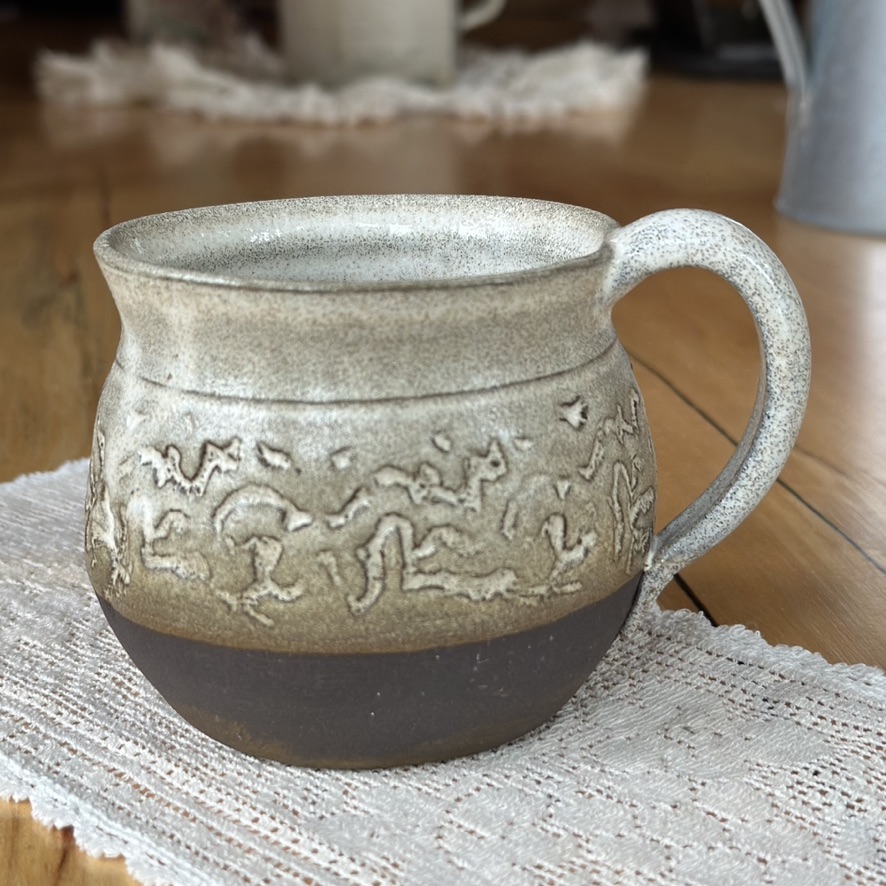 Earth Belly Mug – functional ceramic by Catharina Goldnau, Toronto