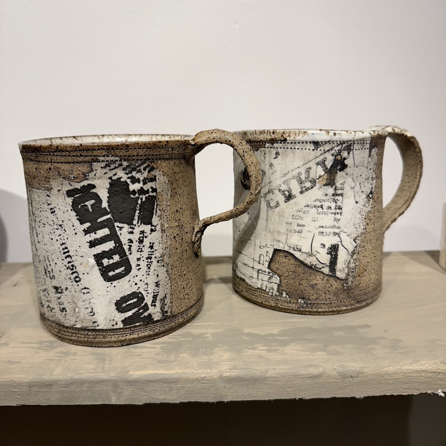 Found Text Mugs – functional ceramic by Catharina Goldnau, Toronto